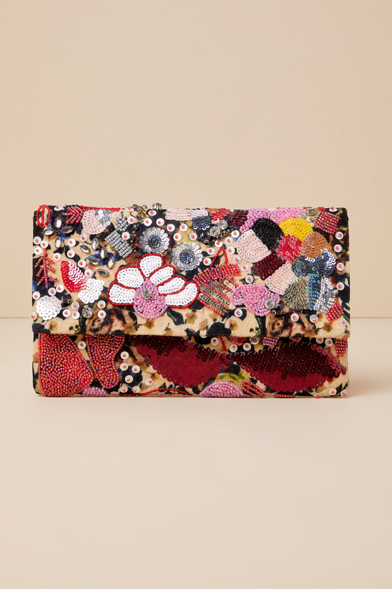 Earthly Gardens Beige Multi Beaded Clutch 7