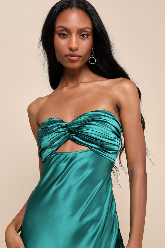 LULUS SO RARE EMERALD GREEN SATIN STRAPLESS TWIST-FRONT MIDI DRESS