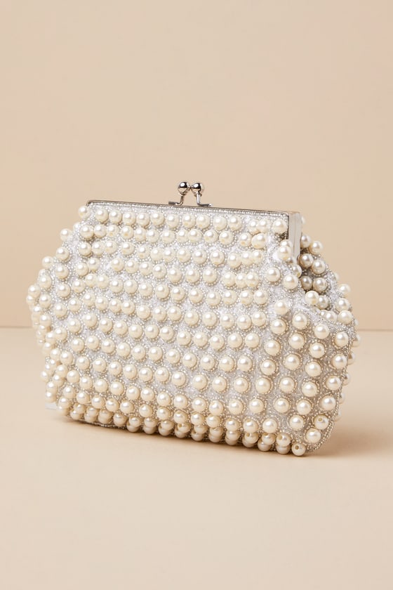 Brilliant Energy White and Silver Pearl Beaded Clutch 1
