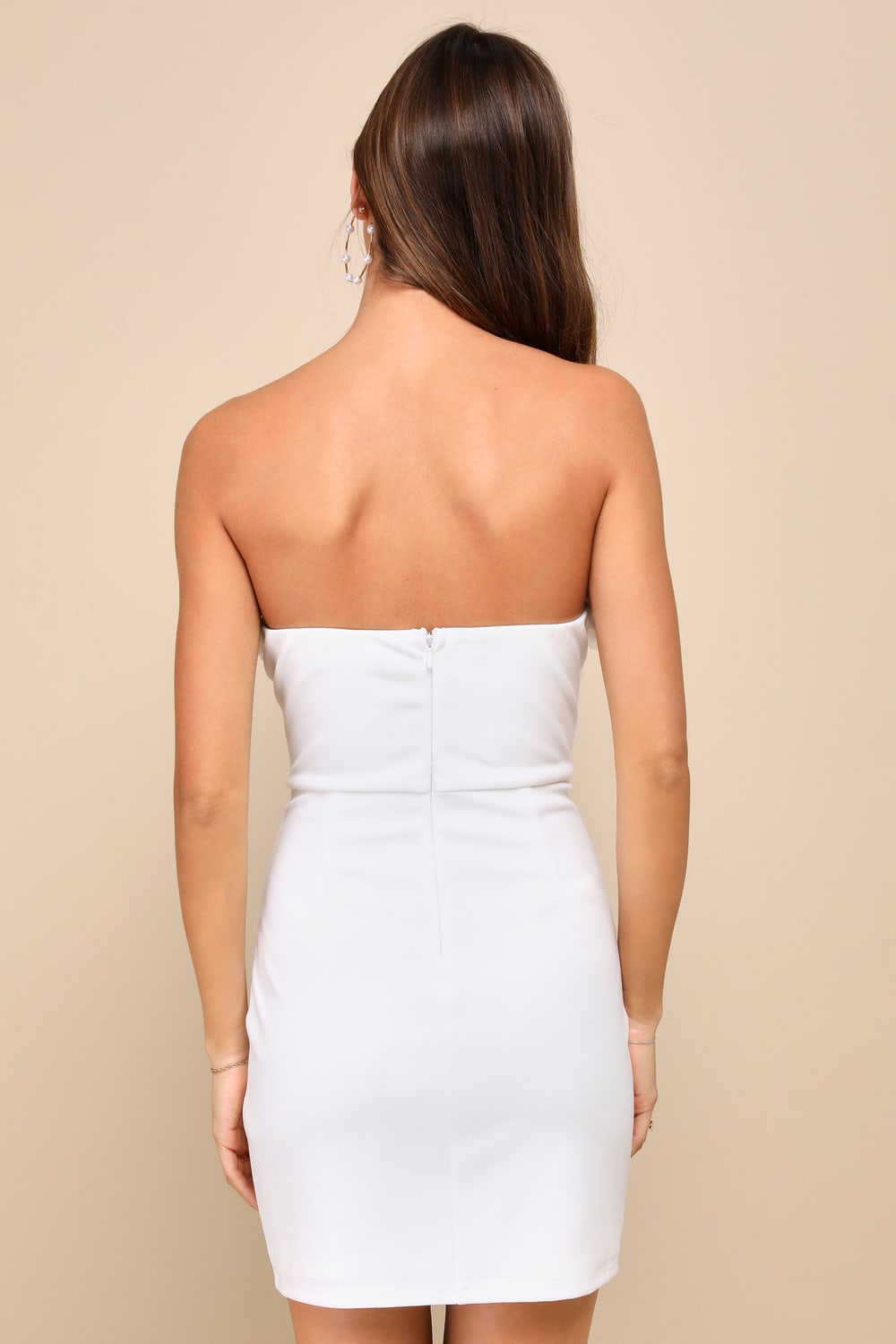 Gorgeous Wonder White 3D Floral Applique Strapless Mini Dress