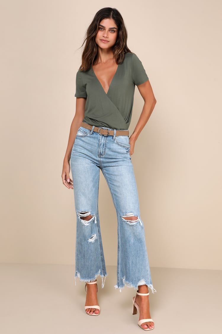 Women High-Rise Mid-Wash Distressed Jeans