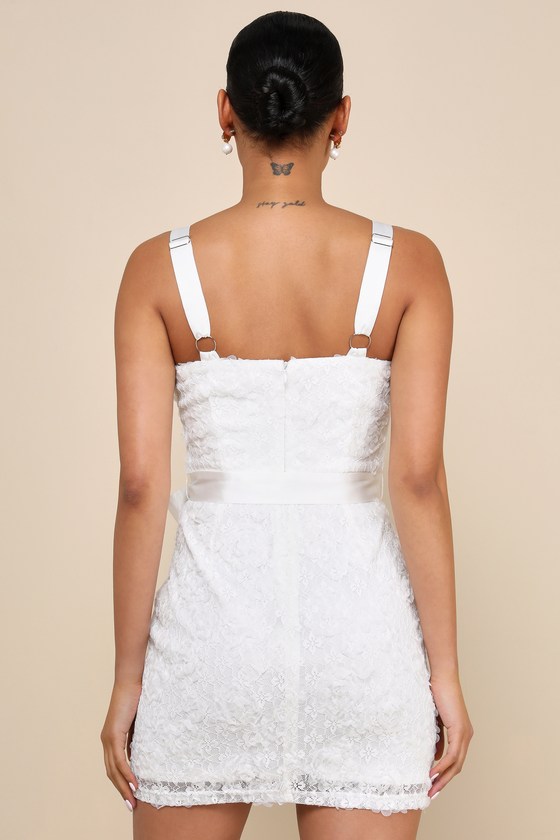 Perfect Design White 3D Floral Lace Sleeveless Mini Dress 3