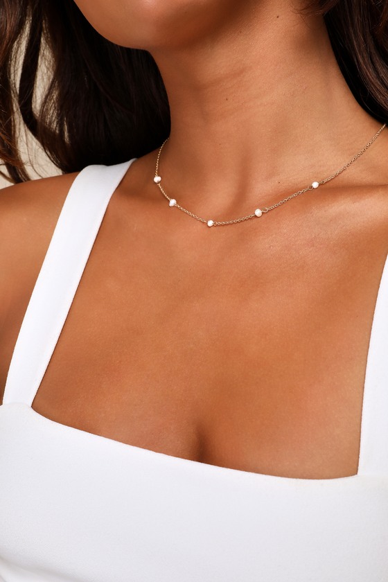 Perfectly Pretty Gold and Pearl Necklace 4