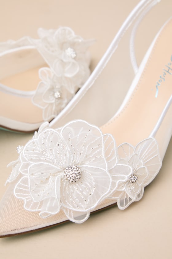 BETSEY JOHNSON SB-PETRA IVORY MESH SATIN FLORAL RHINESTONE SLINGBACK PUMPS