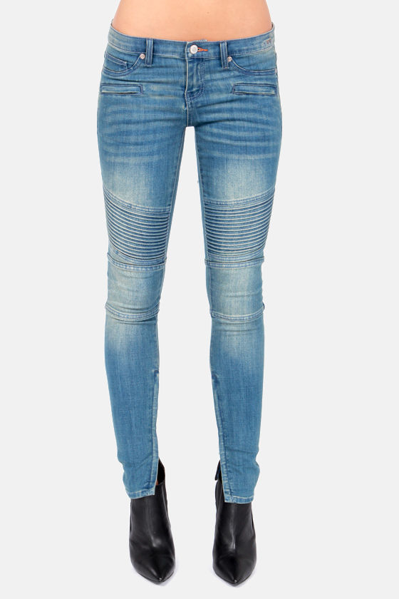 Dittos Courtney Low-Rise Faded Blue Moto Jeans