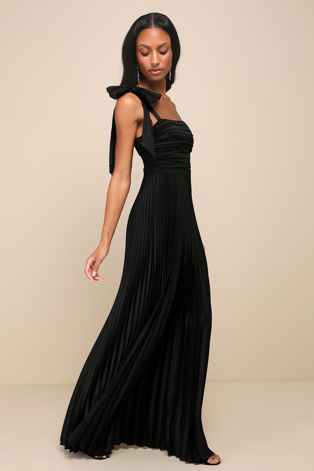Gorgeous Purpose Black Satin Pleated Sleeveless Bow Maxi Dress