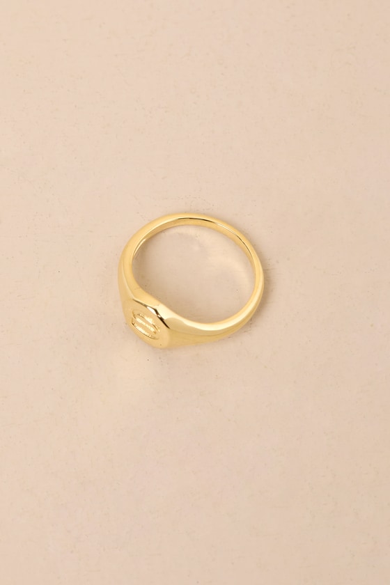 The Oval 14KT Gold "S" Signet Ring 2