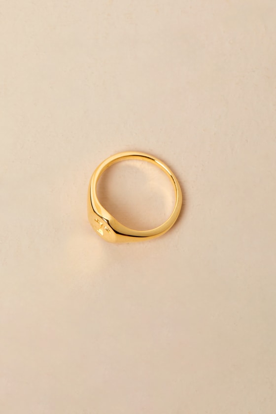 The Oval 14KT Gold "T" Signet Ring 2