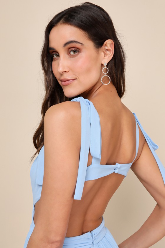 LULUS CELEBRATORY ALLURE POWDER BLUE PLEATED BACKLESS MAXI DRESS