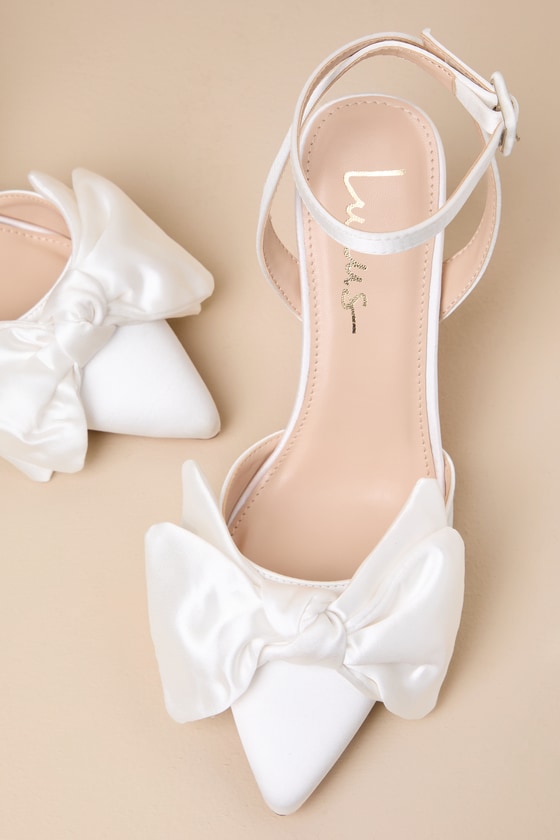 Suttonn Ivory Satin Bow Ankle Strap Pointed-Toe Pumps - thumbnail 4