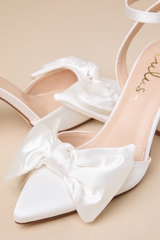 Suttonn Ivory Satin Bow Ankle Strap Pointed-Toe Pumps - thumbnail 5