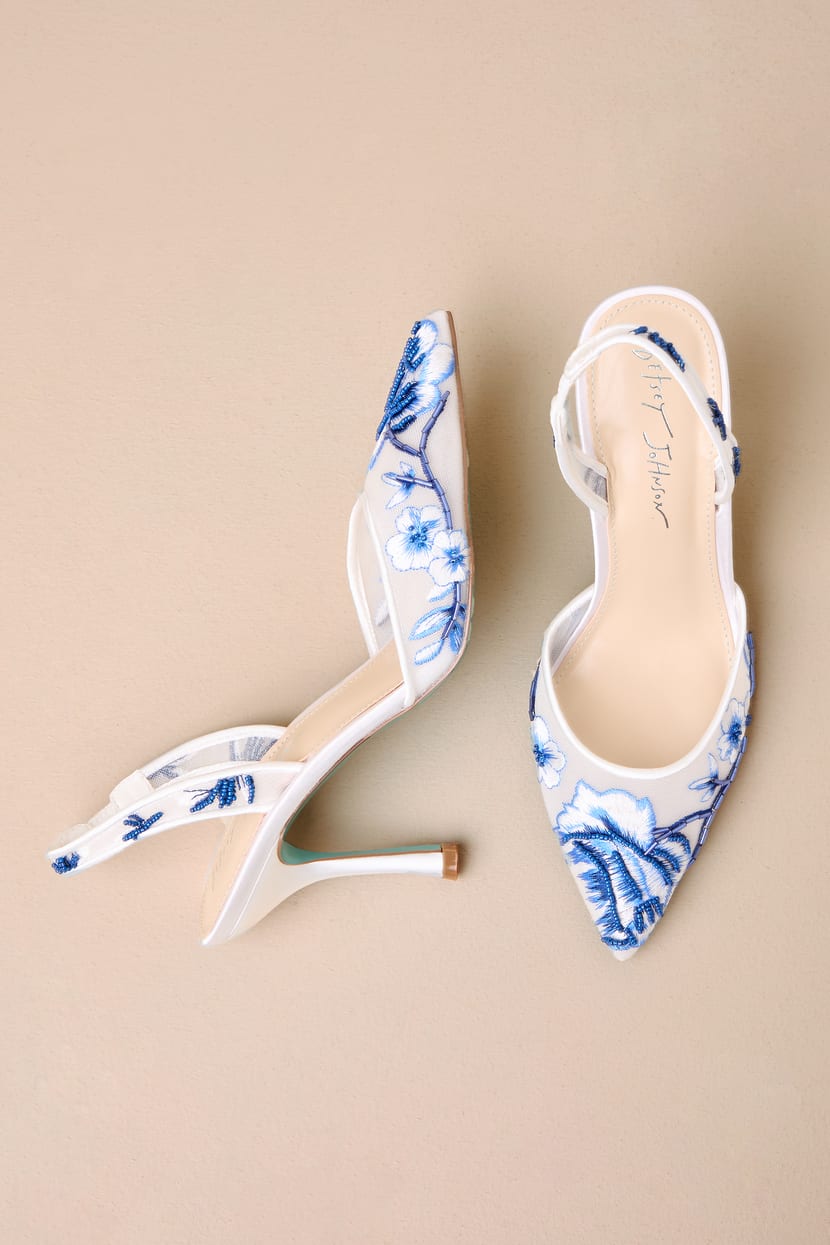 Floral Betsey Johnson Paige PATCH BLUE FLORAL Pointed-Toe Heel