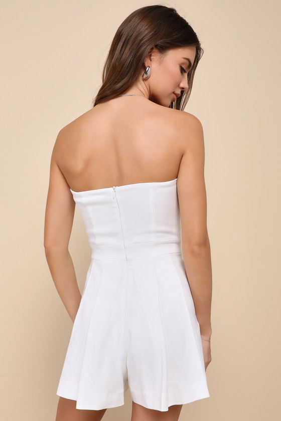 LULUS UNIQUE CHARISMA WHITE PLEATED STRAPLESS NOTCH NECK ROMPER 