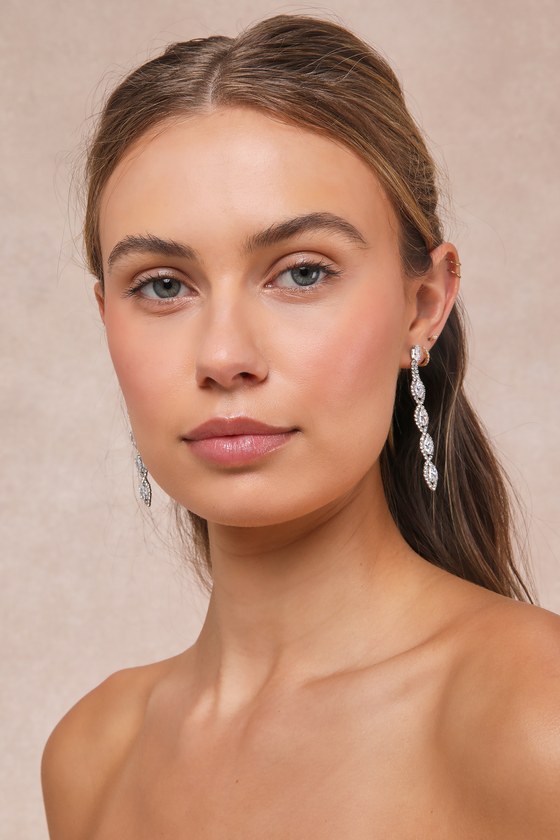 LULUS UPSCALE DIRECTION SILVER RHINESTONE DROP EARRINGS 