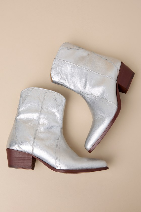 New Frontier Silver Leather Western Ankle Booties - thumbnail 4