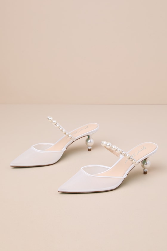 Betsey Johnson メッシュ ラインストーン ヒール ブーティ Blue by Betsey Johnson Mesh Crystal Studded Pumps | David's