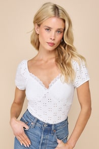 Darling Feeling White Embroidered Lace Short Sleeve Top