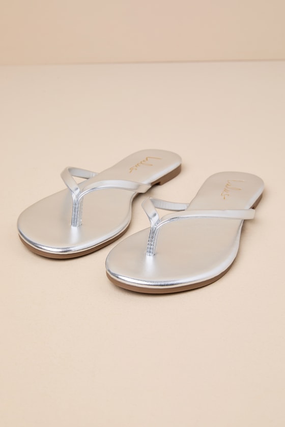 Nicoh Silver Metallic Flat Thong Sandals 1