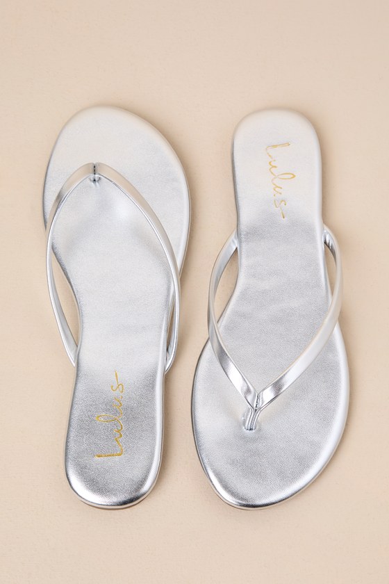 Nicoh Silver Metallic Flat Thong Sandals