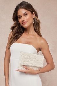 Pearl-Fect Day Ivory Beaded Clutch
