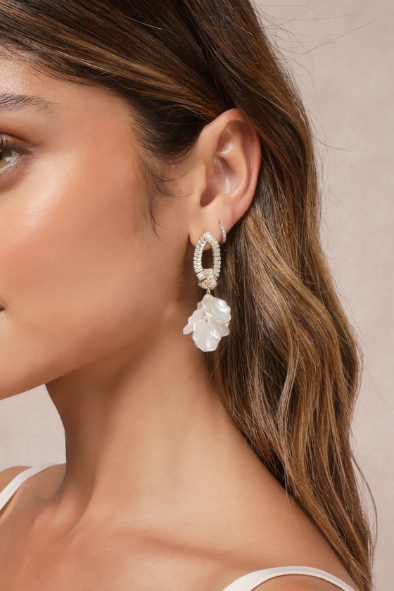 Lulus Aphrodite Vibes White Rhinestone Shell Drop Earrings