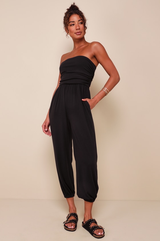 LULUS FLAWLESS COMFORT BLACK RUCHED STRAPLESS JOGGER JUMPSUIT 