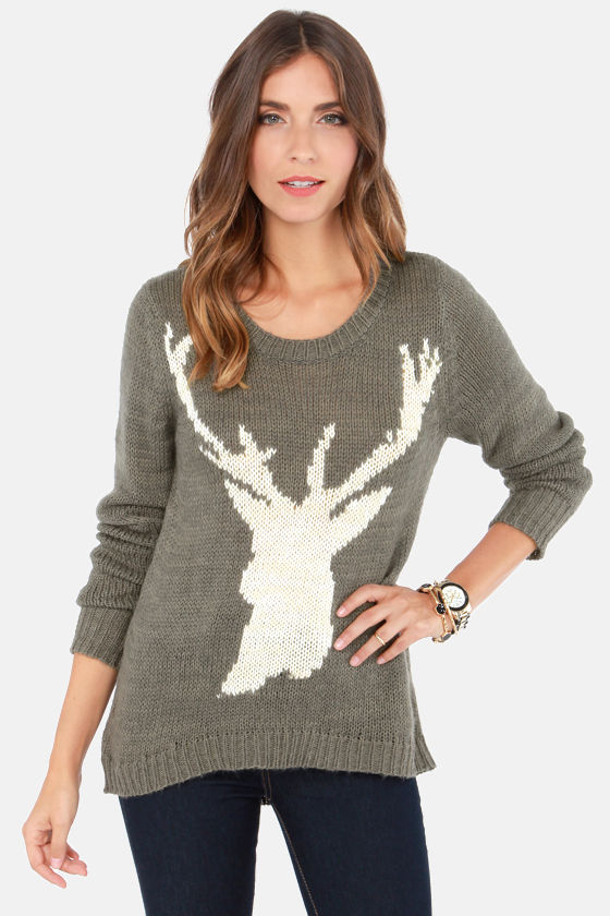 sweater with deer