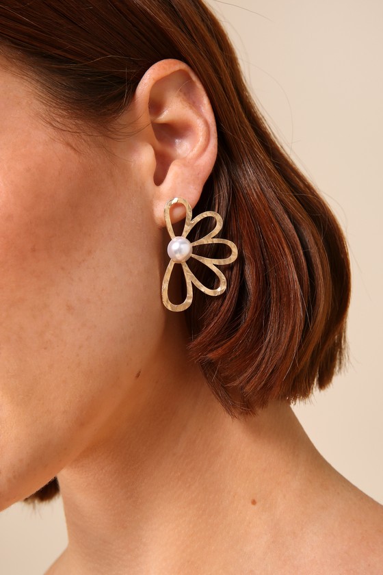 Shop Lulus Modern Blooms Gold Flower Pearl Earrings