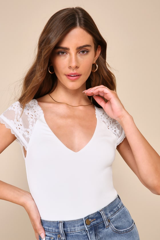Lulus Gorgeous Inclination Ivory Lace Cap Sleeve V-neck Bodysuit In Ivory