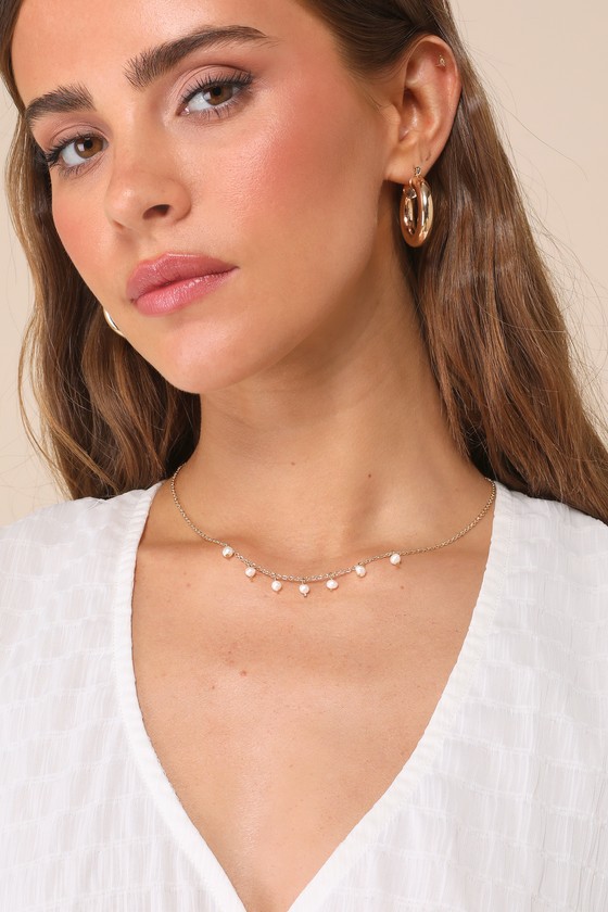 Posh Amazement Gold Pearl Choker Necklace 2