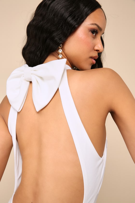 LULUS STRIKING ELEGANCE WHITE CUTOUT BACKLESS HALTER JUMPSUIT 