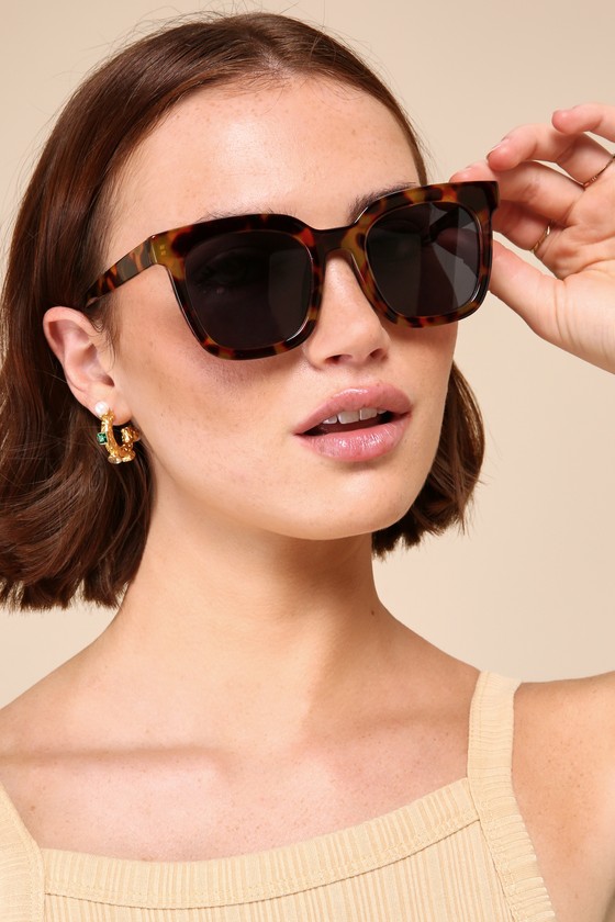 Lulus Perfectly Iconic Brown Tortoise Square Sunglasses