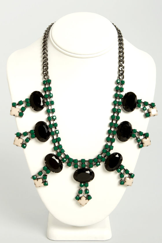 black dress green necklace Green Necklace with Black Dress Outfits (2 ideas & outfits)