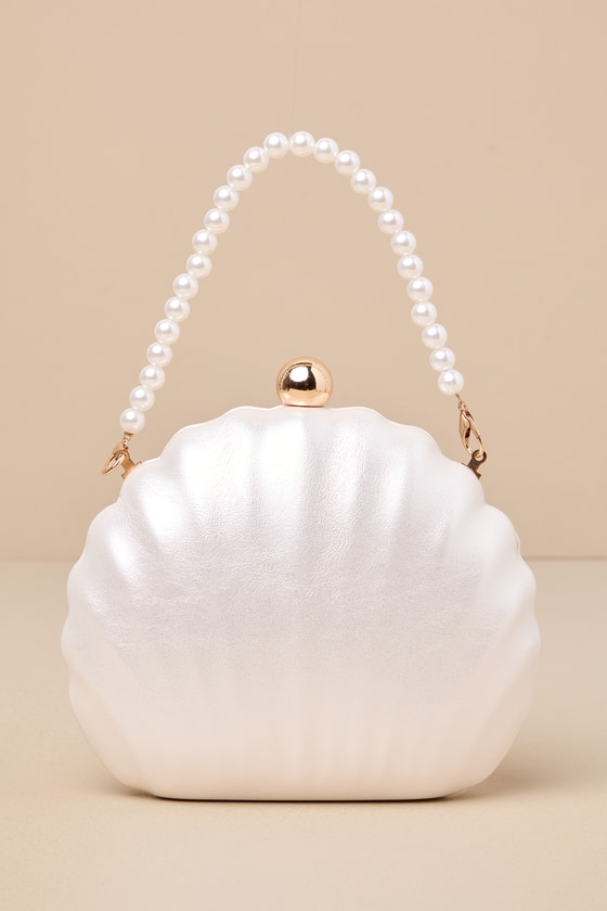 Aquatic Admiration Silver Seashell Pearl Hard Clutch 1