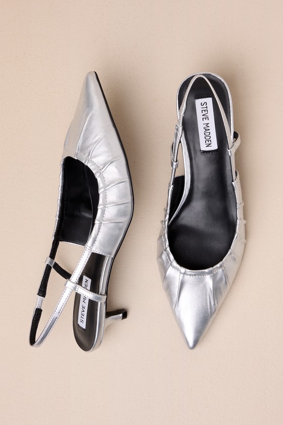 【Steve Madden】Syrie パンプス Amazon.com | Steve Madden Women's Syrie Pump, Black Leather