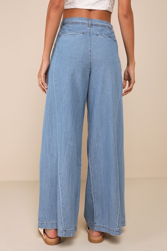 Steve Madden Starling - Light Wash Jeans - Pleated Wide-Leg
