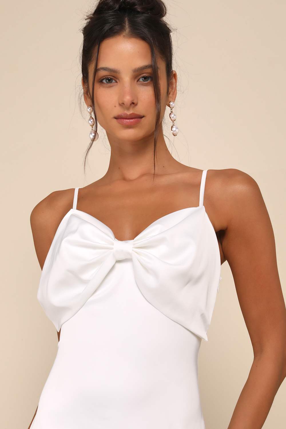 Extravagantly Sleek White Satin Sleeveless Bow Midi Dress