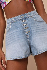 Head to Head Light Wash Denim Flare Button-Fly Shorts