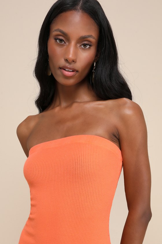 Lulus Outstanding Cutie Orange Ombre Ribbed Strapless Midi Dress In Orange