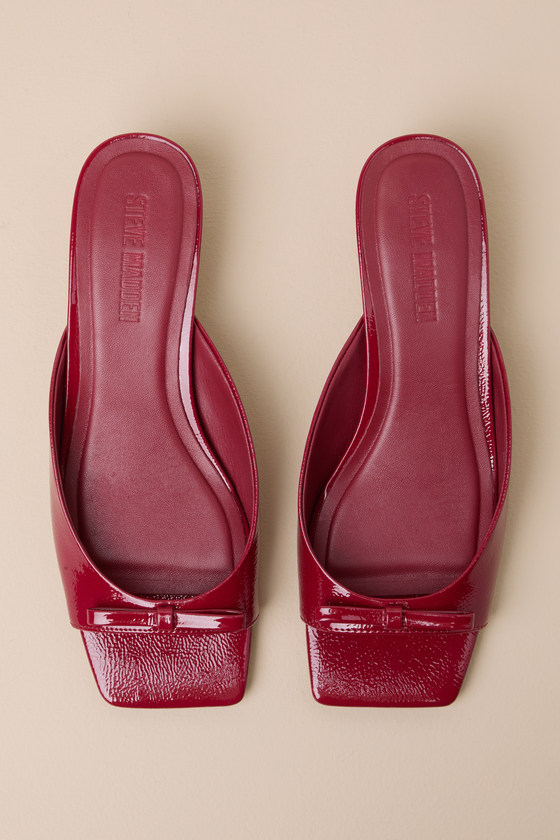 Steve Madden Meme Burgundy Patent Leather Kitten Heel Slide Sandals In Burgundy
