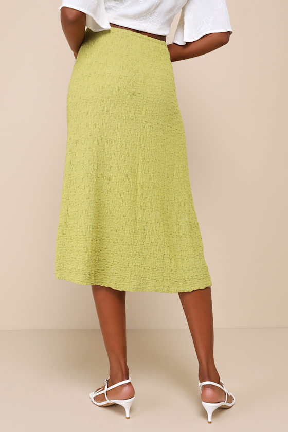LULUS DISTINCT STYLE LIME GREEN TEXTURED RUCHED MIDI SKIRT