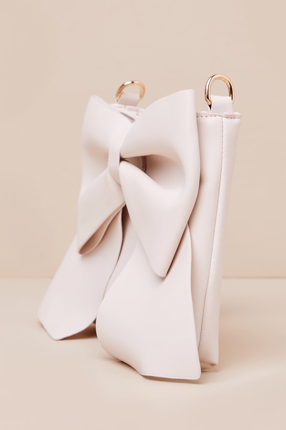 Lulus Compellingly Chic Ivory Bow Crossbody Bag In Ivory