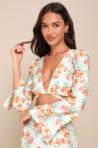 Cute Expertise Light Sage Green Floral Twist-Front Crop Top 3