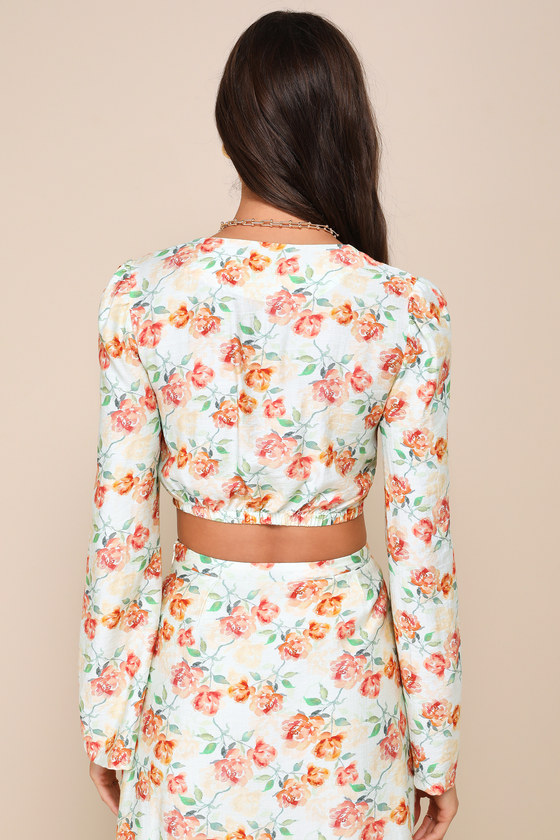 LULUS CUTE EXPERTISE LIGHT SAGE GREEN FLORAL TWIST-FRONT CROP TOP