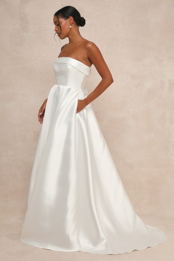 Lulus Your Beloved White Taffeta Bow Strapless A-line Gown In White