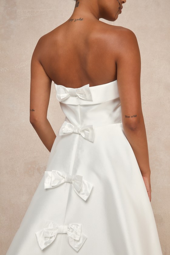 Lulus Your Beloved White Taffeta Bow Strapless A-line Gown In White