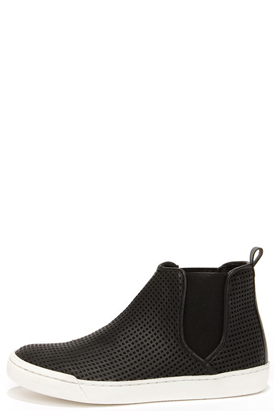 steve madden perforated slip on