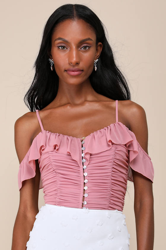 LULUS ELEGANT POSTURE MAUVE PINK MESH RUCHED COLD-SHOULDER BODYSUIT