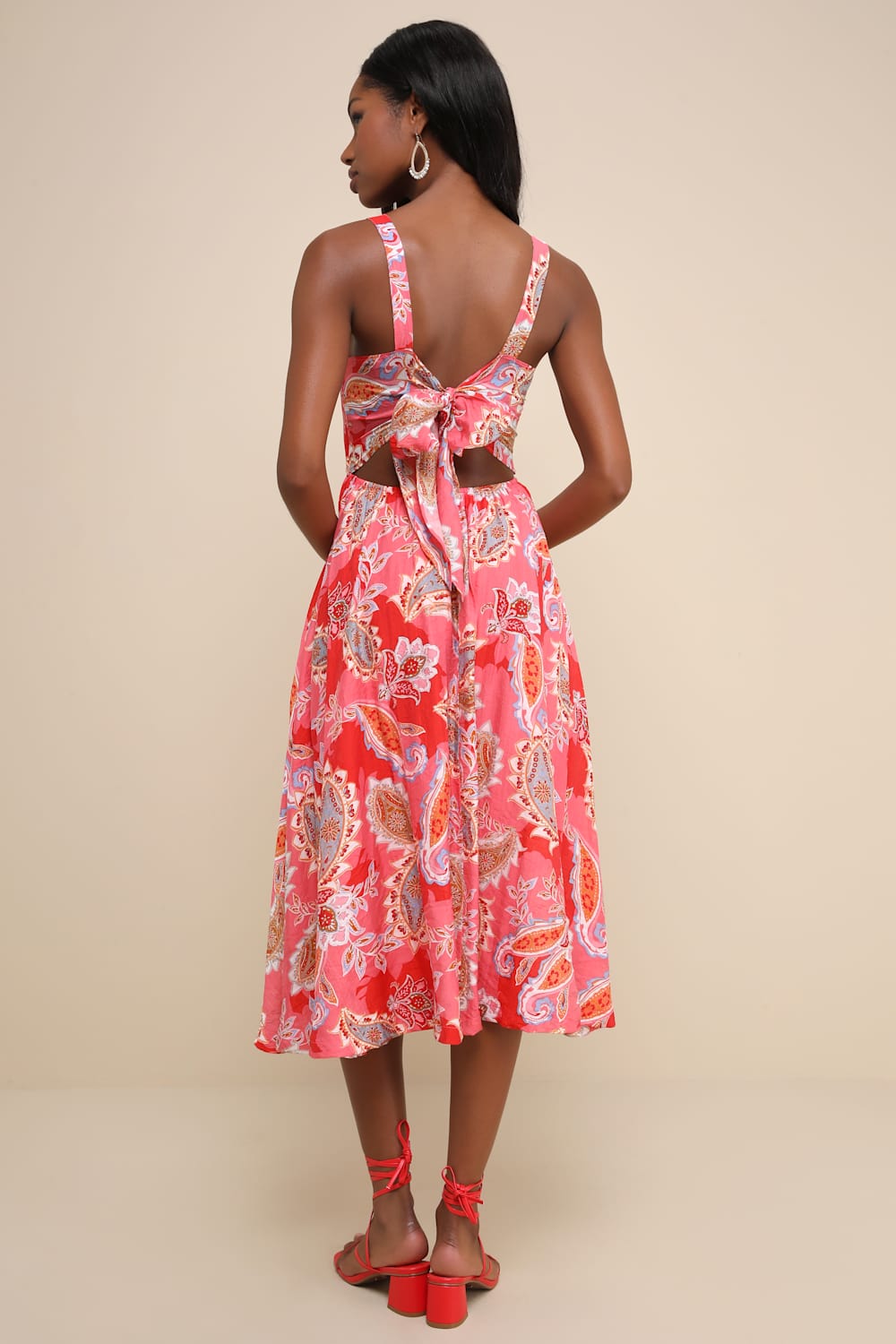 Impeccable Aura Pink Paisley Print Cutout Buckle Midi Dress