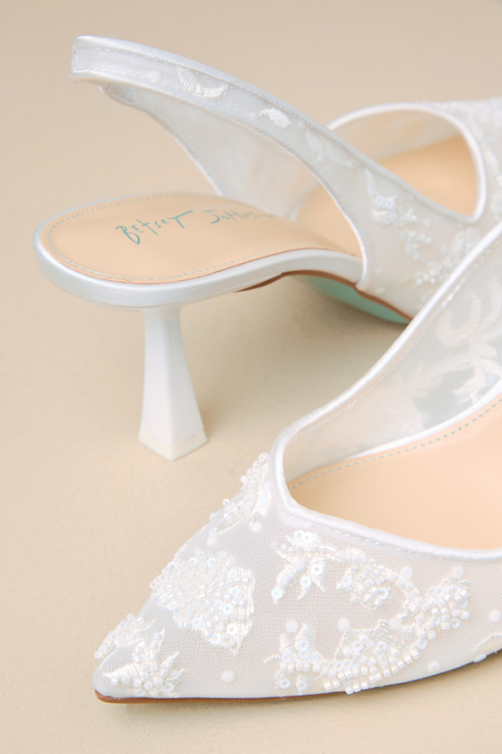 BETSEY JOHNSON SB-NIKKI IVORY BEADED EMBROIDERED SLINGBACK PUMPS